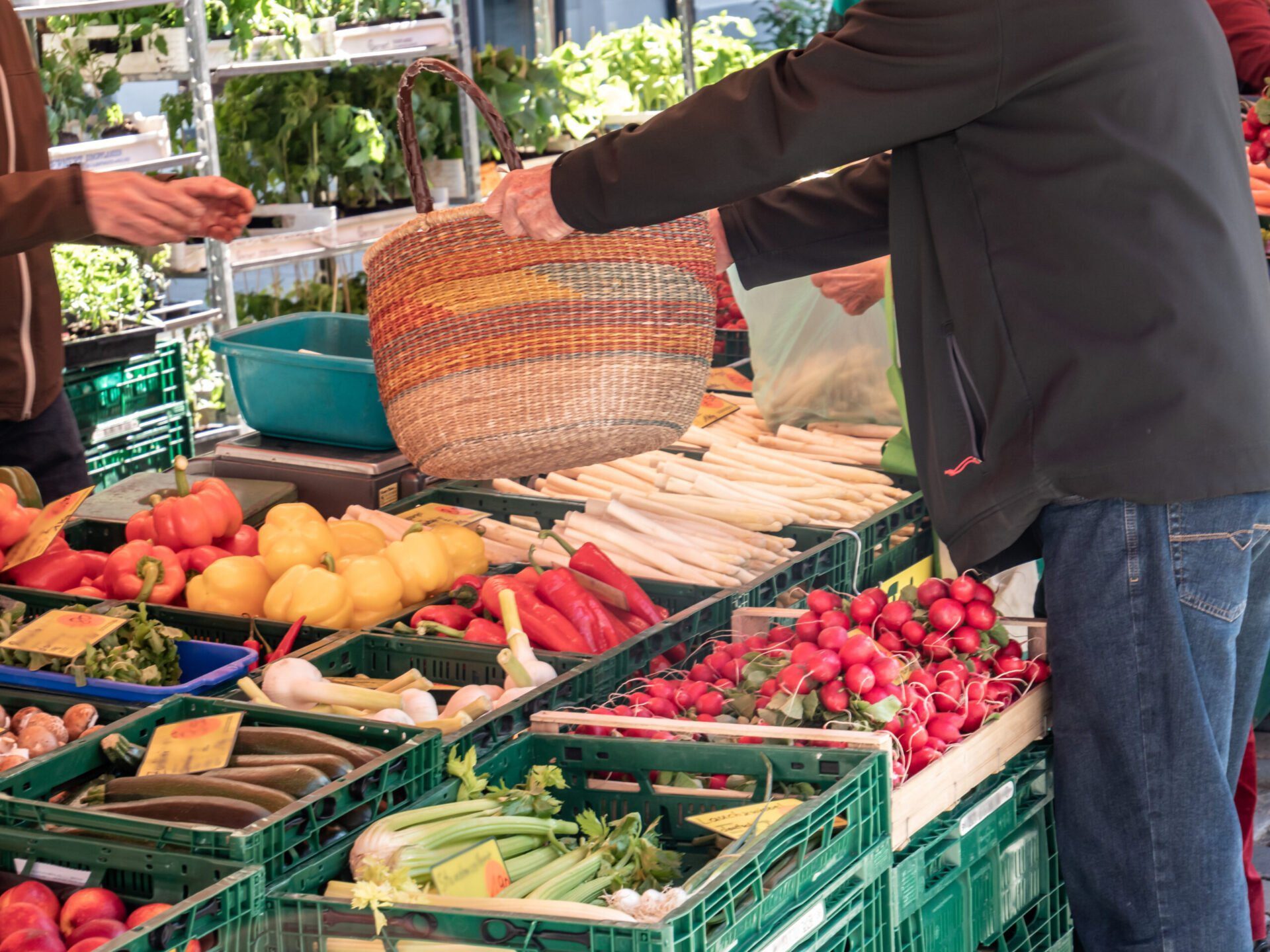 Puesto de venta de verduras Puesto de venta de verduras